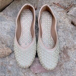 Ballet Flats Neutral Embroidered Women's size 6.5 Gold Cream Balletcore Twee